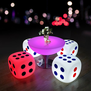 เก้าอี้บาร์พลาสติกทันสมัยพร้อมไฟ LED สำหรับห้องนอน โรงแรม บ้าน ร้านอาหาร พร้อมคุณสมบัติเรืองแสงแบบอินเทอร์แอคทีฟและเก้าอี้บาร์ - Product Image 2