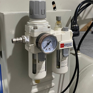 Máquina neumática totalmente automática para clavar esquinas de madera contrachapada, para unión precisa de marcos de madera, 220V - Product Image 3