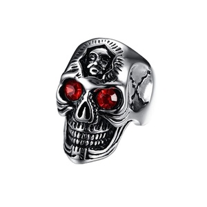 Bague crâne gothique vintage pour hommes femmes conception craquelée avec bijoux en alliage incrusté de rubis pour fête de fiançailles de mariage ou cadeau - Product Image 2