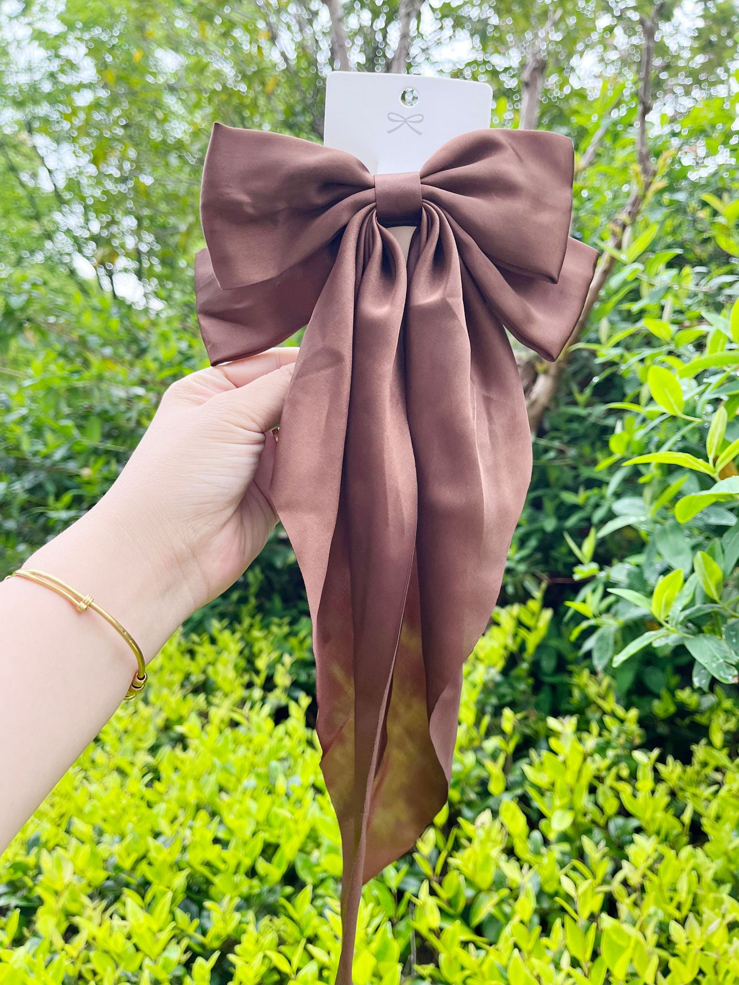 Brown-scarf bow tie