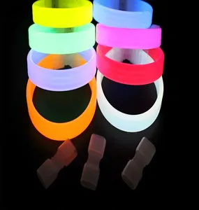 Venta al por mayor de triple pulsera desechable resplandor pulsera fluorescente palo neón fiesta personalizable logotipo resplandor pulsera de juguete - Product Image 4