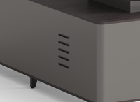 Bureau flottant en bois avec accès électrique sous le bureau, étagères ouvertes et rangement sécurisé pour bureaux et centres commerciaux