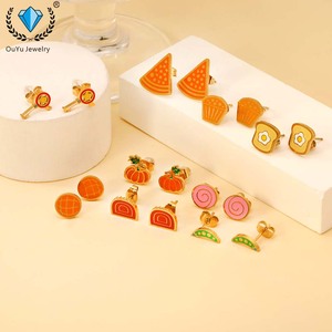 ต่างหูน่ารัก รูปขนมปัง เค้ก ซีรีส์แฟชั่นเด็ก ต่างหูแบบติดหู สแตนเลสชุบทอง 18K ต่างหูเด็กผู้หญิง - Product Image 1