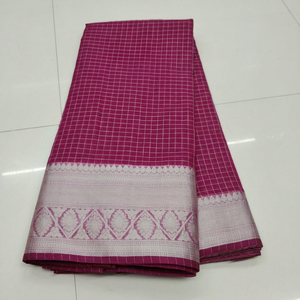 Tela de Seda Organza Pura de Primera Calidad con Borde Tradicional Tejido Kanchipuram Zari e Intrincado Trabajo de Hilo Floral Meenakari - Product Image 1