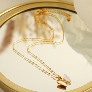 Collier pendentif papillon en coquille blanche et zircon, chaîne dorée, bijou de clavicule, cadeau - Product Image 2
