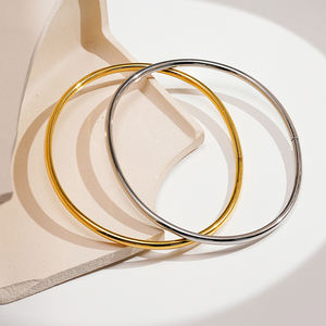 Commercio all'ingrosso di moda 18K placcato <span class=keywords><strong>oro</strong></span> in acciaio inox gioielli superficie liscia <span class=keywords><strong>cavigliera</strong></span> braccialetto impermeabile per <span class=keywords><strong>donna</strong></span> cavigliere C249315 - Product Image 5