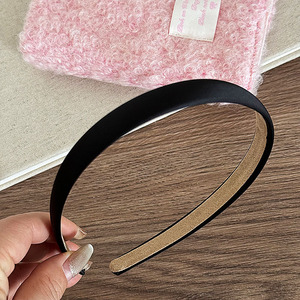 Hot Yilibei Effen Kleuren Hoofdband Nieuwe Eenvoudige Mode Hoofdbanden Voor Vrouwen Meisjes Stof Satijn Brede Haaraccessoires
