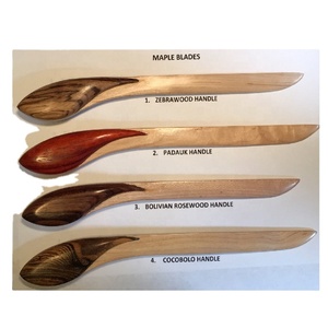 <span class=keywords><strong>Ouvre</strong></span>-lettre en bois sculpté fait à la main - Product Image 1