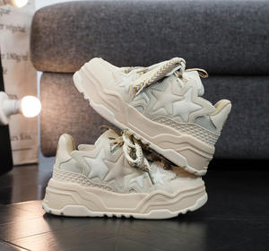 รองเท้าผ้าใบแฟชั่นสปอร์ตแบบผูกเชือก พื้นหนา สีขาวดำ ลายเรียบ สำหรับคู่รัก ระบายอากาศได้ดี วัสดุ PU ขายส่ง - Product Image 6