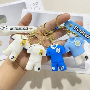 Llavero de Alta Calidad con Diseño 3D de Camisetas de Fútbol de Barcelona, <span class=keywords><strong>Juventus</strong></span>, Ronaldo, París, <span class=keywords><strong>Chelsea</strong></span>, Tottenham, AC Milan - Product Image 3