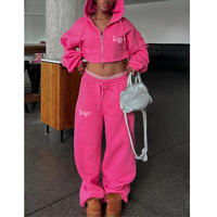 Ensemble de survêtement personnalisé de qualité avec logo imprimé, comprenant un pantalon de survêtement à jambes larges et un sweat à capuche court pour femmes