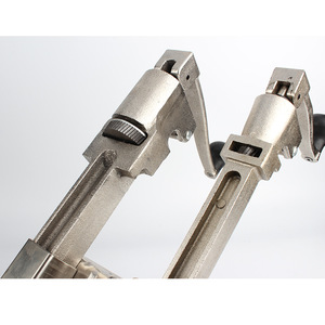Apriscatole da Tavolo in Ghisa con Base in Acciaio Inox - Product Image 5