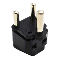 Adaptor perjalanan Pin 3 bulat putih dan hitam besar Afrika Selatan ke steker Universal tipe M bahan tembaga tahan lama