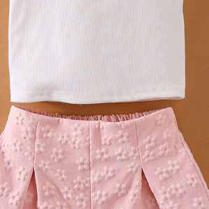 Elegante Completo Estivo per Bambine: Top Asimmetrico Senza Maniche e <span class=keywords><strong>Shorts</strong></span> in Jacquard Floreale Rosa - Product Image 4