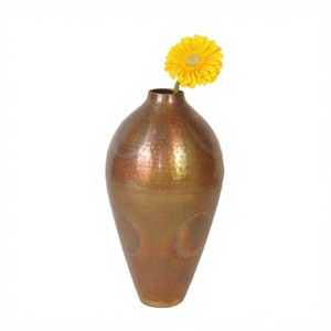 Jarrón de Metal de Cobre Hecho a Mano con Acabado Martillado, Cuerpo Cónico, Decorativo para Mesa, Maceta - Product Image 1