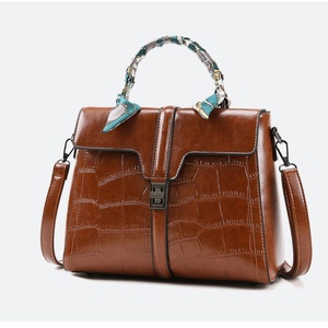 Sac à main de créateur pour femme, sac fourre-tout à bandoulière, pochette zippée, sacoche en cuir PU de qualité supérieure, sac à bandoulière pour femme, vente chaude - Product Image 1