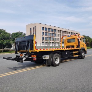 Camión de Remolque de Plataforma Sinotruk HOWO 4x2, Grúa de Plataforma Deslizante de 5 Toneladas, Camión de Recuperación en Carretera de 7 Toneladas - Product Image 4