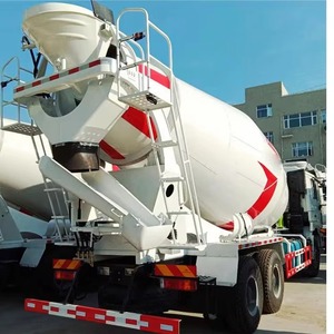 Camión Mezclador de Concreto SY306C-8Y de 6m con Motor y Caja de Cambios de Alta Eficiencia para Uso en Construcción - Product Image 3