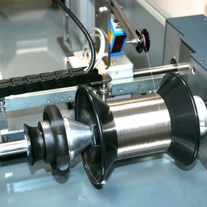 Máquina Bobinadora UHING ELIII-10-S-0, Diámetro de Cable de 100 mm, 400 W, Husillo Semiautomático - Product Image 1