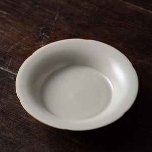 จานชาและขนมสำหรับใช้ในบ้าน ดีไซน์สวยงาม จานขนมทรงกลมเคลือบลายแตกแบบ Ru ware เหมาะสำหรับใส่กาน้ำชา - Product Image 4