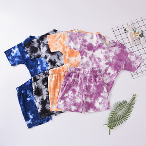 Ensemble T-shirt et short tie-dye multicolore 2 pièces pour enfants (garçons et filles) – Collection été 2021 – Vêtements tendance pour enfants – Vente en gros - Product Image 3