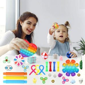 Lot de 35 jouets anti-stress en gros : Spinners, cubes sensoriels, Pop It mignons en acier inoxydable pour enfants atteints de TDAH - Product Image 2