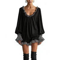 Robe Courte Noire Volantée Personnalisée pour Femme avec Bordure Rayée, Col en V, Manches Longues, Coupe Ample, Décontractée, Style Salopette, Robes pour Femmes