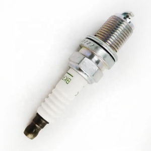 หัวเทียน 22401-53J05 2240153J05 BKR5EY สำหรับรถยนต์นิสสัน อัลเมร่า จีทีไอ เอ็น15 พรีเมียร์ เซเรนา แวนเน็ต ซันนี่ เอชบี14 พัลซาร์ - Product Image 1