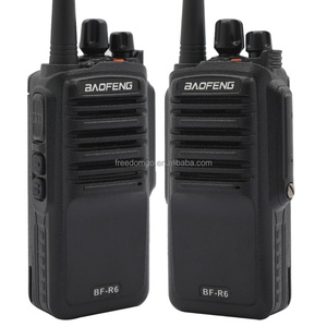 Walkie Talkie UHF BF-R6 Resistente al Agua de Largo Alcance, 16 Canales FM, 5W, 12h de Duración de Batería, 5km 10km - Product Image 1
