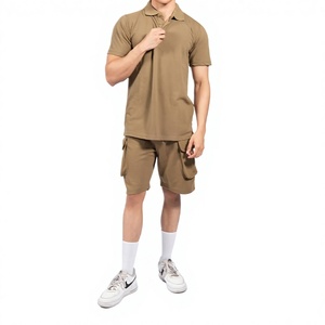Conjunto deportivo ligero de dos piezas para hombre, camiseta y pantalones cortos, para correr, gimnasio y uso casual. - Product Image 1