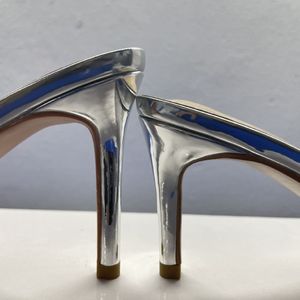 Chaussures à talons aiguilles de luxe pour femme en PVC avec cristaux et bout pointu en Perspex - Product Image 6