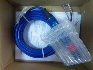 Capteur de pH 3900-02-10-EC pour l'industrie du traitement de l'eau avec une précision de 0,5% et une alimentation 220VAC - Product Image 2