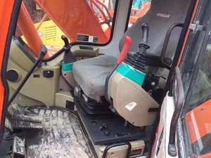 รถขุดตีนตะขาบ Doosan DH150-7 มือสองจากเกาหลี ตัวรถสภาพดี ช่วงล่างแข็งแรงทนทาน เครื่องจักรขุดดินมือสอง - Product Image 4