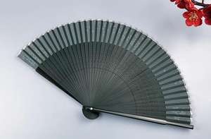 Éventail pliant personnalisé avec logo gravé, baleines en bois de bambou, pompon en soie ajouré, style oriental chinois, cadeau de mariage - Product Image 4