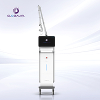 Machine à laser CO2 fractionné professionnelle verticale 10600 nm 60 W pour l'élimination des cicatrices et le rajeunissement, avec 3 sondes pour usage en clinique esthétique