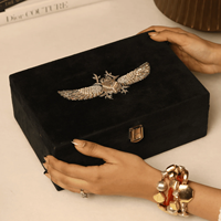 Boîte de présentation vintage personnalisée en velours réutilisable pour bijoux et bibelots, avec gaufrage, emballage de rangement en peluche douce, design plat pour collections
