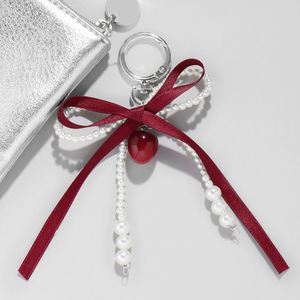 Nouveau Porte-clés et Pendentif de Sac 2025 avec Ruban Rouge Vin, Nœud en Perles d'Imitation et Petit Pendentif Cerise - Product Image 6