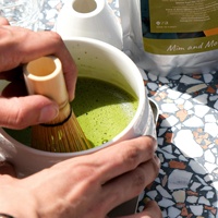 Saveurs de Matcha Bio à la Vanille Tendance – Meilleur Mélange pour Latte au Lait d'Avoine et Recettes de Boissons au Café, Vrac en Sachet/Boîte 100g