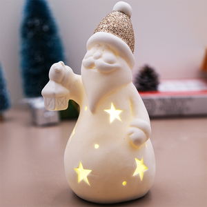 Colgante de cerámica de Papá Noel de alta calidad, decoración navideña con iluminación LED para adornos de <span class=keywords><strong>bolas</strong></span> y árboles, decoración navideña de calidad - Product Image 1