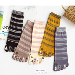 <span class=keywords><strong>Chaussettes</strong></span> à bout fendu pour femmes mignon Silicone poisson <span class=keywords><strong>chat</strong></span> maman <span class=keywords><strong>chaussettes</strong></span> à cinq doigts coton coloré rayé filles <span class=keywords><strong>chaussettes</strong></span> de sport - Product Image 6