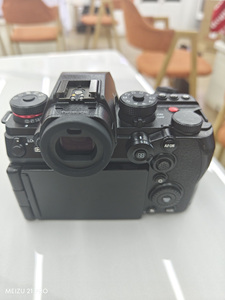 กล้อง Panasonic Lumix DC-S1RM2 มือสอง ความละเอียด 44.3MP ฟูลเฟรม มิเรอร์เลส พร้อมระบบกันสั่นภาพ - Product Image 2
