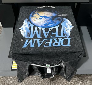 T-shirt Oversize Nera da Uomo con Grafica Stampa DTG, Lavaggio Acido, Effetto Vintage, Personalizzabile, in Tessuto Pesante, per Commercio all'Ingrosso OEM - Product Image 2