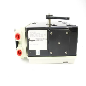 AV2321000 30VDC 150PSI Nuevo controlador de programación PLC de automatización Industrial de almacén listo Original - Product Image 1