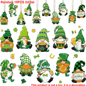 緑の格子縞模様の木製吊り下げレプラコーンオーナメント15個。お祭りのポーズをとっています。 ジュートロープを使用すると、聖パトリックの日に最適です。 - Product Image 1