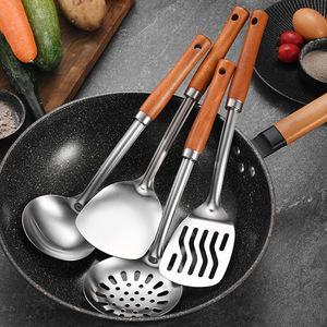 나무 손잡이 요리 스테인레스 스틸 주방 세트 4pcs 기구 주걱 수프 스푼 샌딩 튀김 주걱 쌀 여과기 - Product Image 2