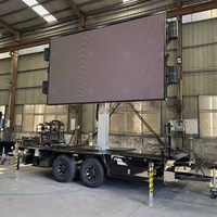 Remorque publicitaire LED personnalisée LT10 avec système de levage d'écran hydraulique et pieds stabilisateurs