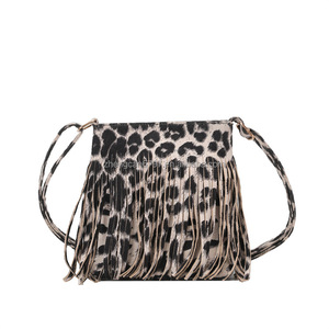 2024 alla moda abiti Casual da ragazza a fiori con stampa <span class=keywords><strong>rosa</strong></span> mamma e Me famiglia abbinati 100% abito a maniche lunghe traspirante in poliestere - Product Image 5