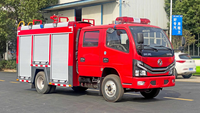 Camion de pompiers à réponse rapide de 2,5 tonnes Dongfeng 4x2 5 places avec citerne à eau et lance d'incendie longue portée de 48 m