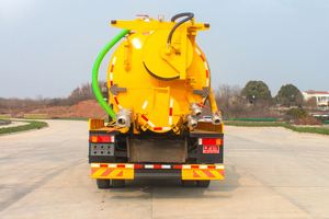 China Dongfeng Manual Diesel Euro 3 150-250HP High Pressure Cleaning Suction Truck 15000L Tank Pipeline & Sewer Dredging - Product Image 5