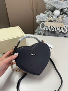 Sacs à main en forme de cœur populaires, marque célèbre, sacs bandoulière, sacs à main de luxe en cuir PU, sacs à main en forme de cœur pour la Saint-Valentin pour femmes - Product Image 3